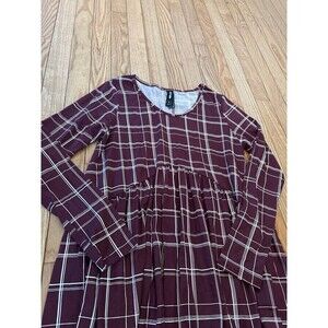 Long sleeve tunic top scoopneck burgundy white window pane maternity muse girly